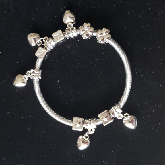 4 Bracelets with Mixed Charms - Picture 5 of 9